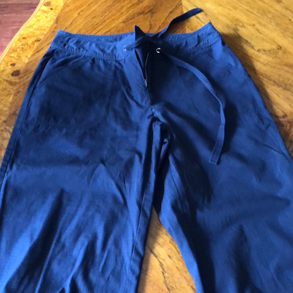 Blue Capri/cuffed